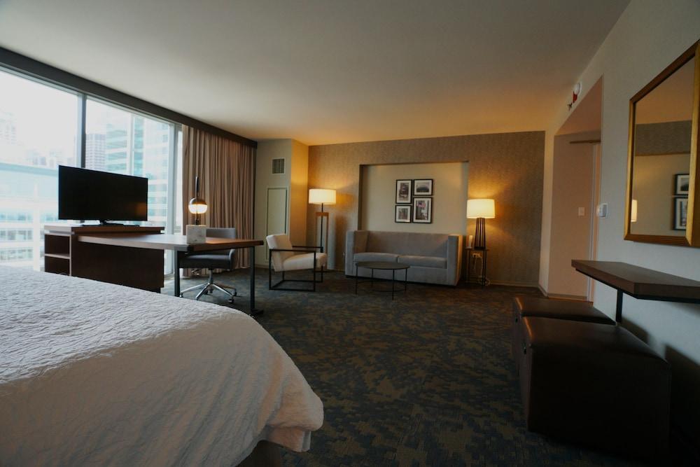 Hampton Inn Chicago West Loop Fulton Market Area Exterior photo